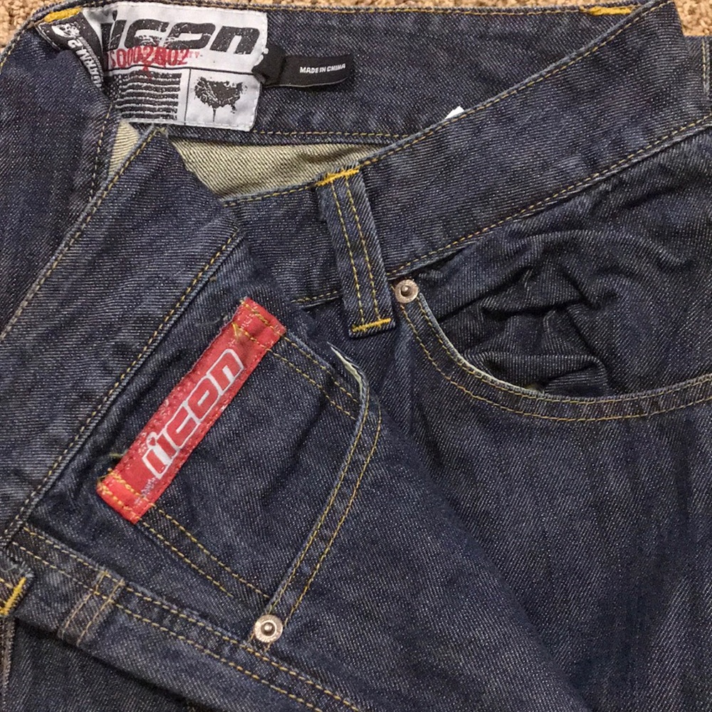 ICON Size 36 button-fly